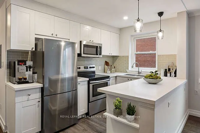 18 Anglesey Blvd #203 — Photo 4