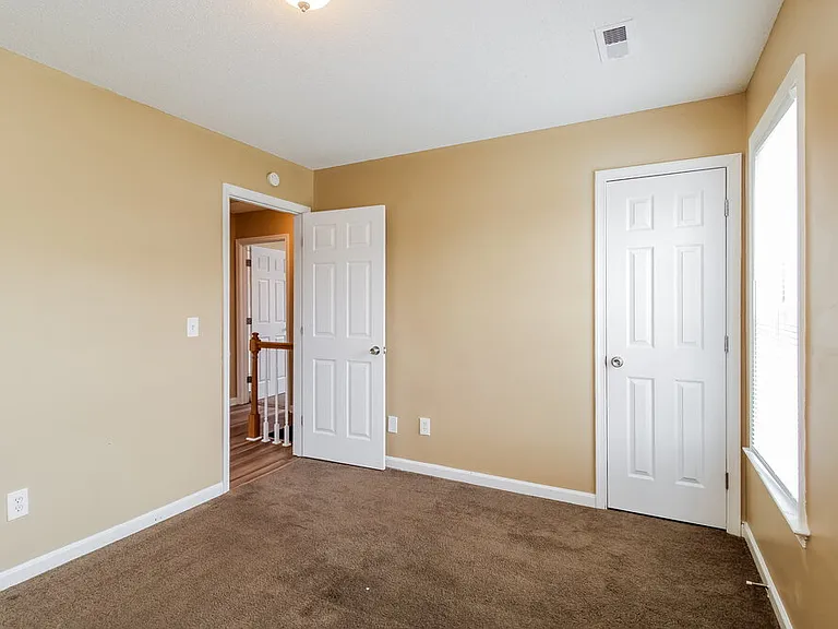 2424 Glen Laurel Dr — Photo 14