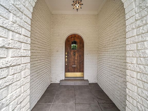 4th image of 1021 N Palm St