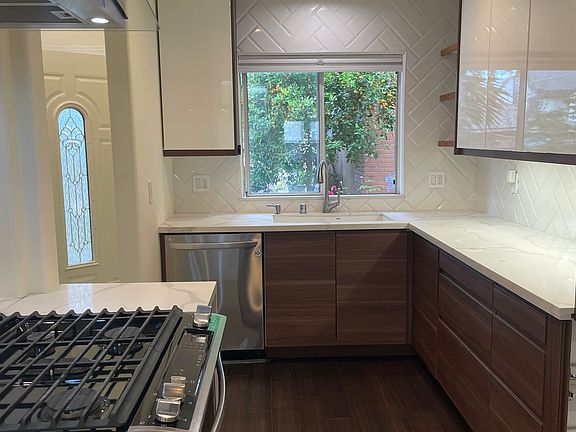 5th image of 432 W Lexington Dr APT 4