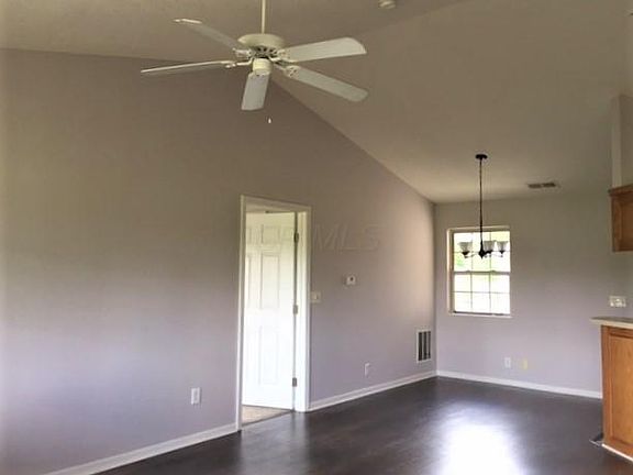 3rd image of 141 Pioneer Cir