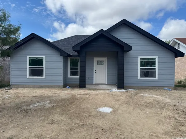 111 Costa Rica Dr, Eagle Pass, TX 78852
