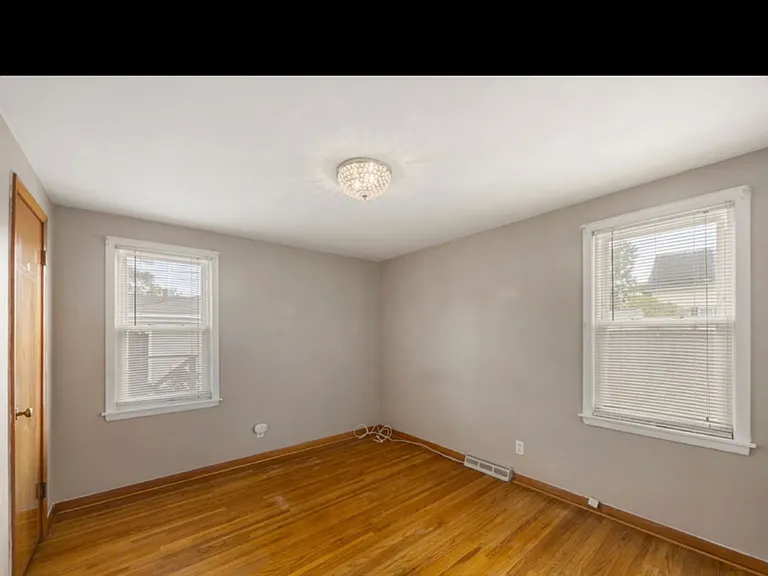 Fairfield Ave — Photo 11