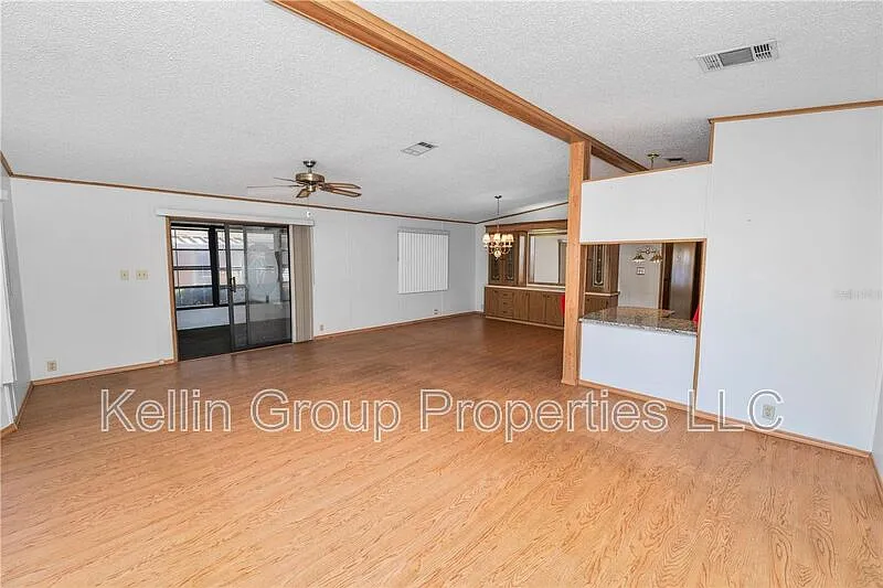 2 bed, 2.0 bath, 1352 sqft, $1,600 — Photo 3