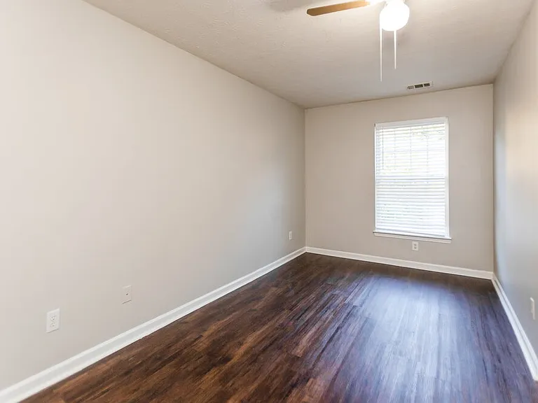 320 Arrowhead Dr — Photo 15