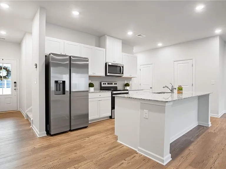 5332 Melbourne Ln — Photo 2