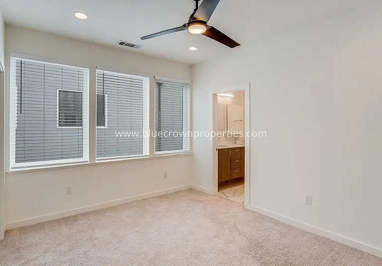 1515 S Akard St #402 — Photo 12