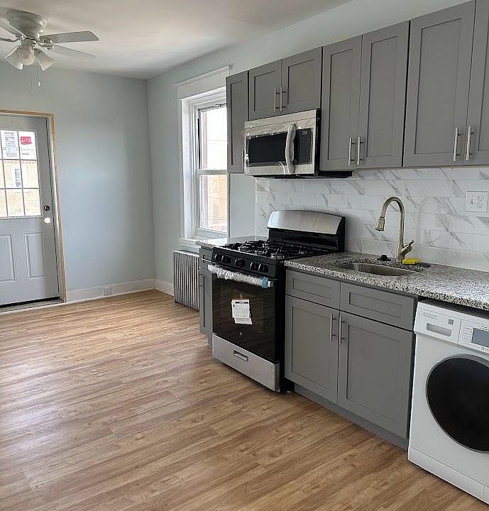 1st image of 717 League St Floor 3