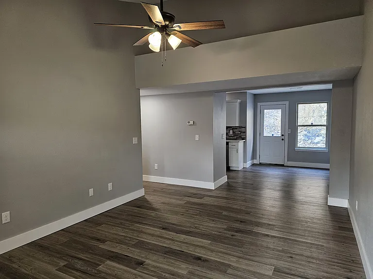 20 Lakeshore Dr #A — Photo 3