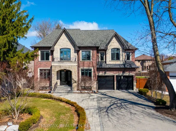 74 Yongehurst Rd, Richmond Hill, ON L4C 3T2
