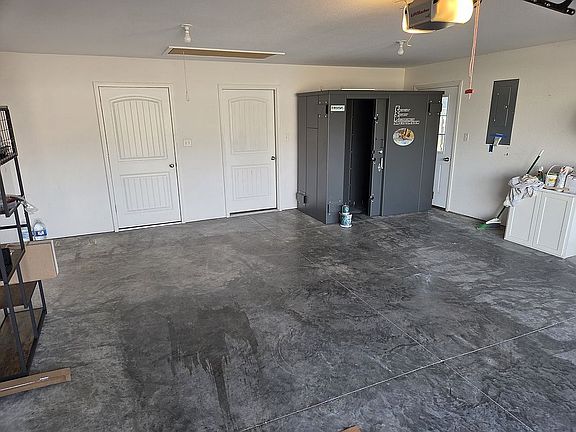 5th image of 909 Kelli Ct