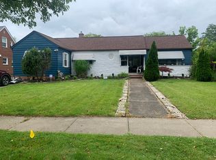 360 Tuxedo Ave, Brooklyn Heights, OH 44131