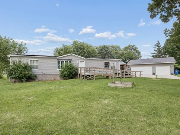 524 6th St, Andover, IL 61233