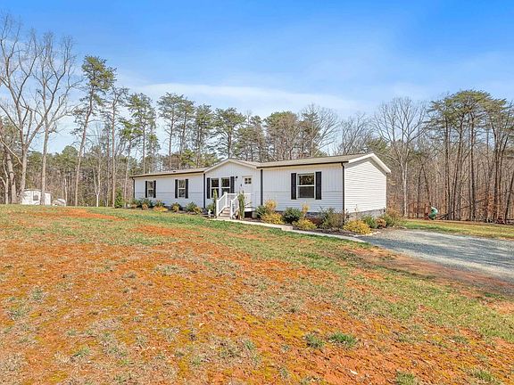 3rd image of 235 Shores Rd