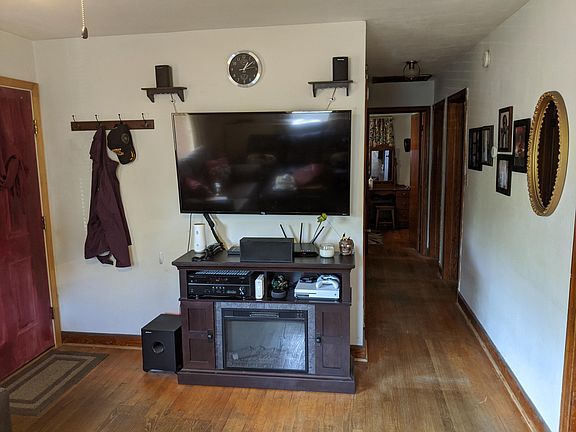 5th image of 723 Crystal Dr