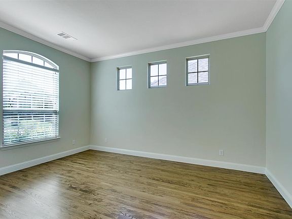 4th image of 7508 Sabine Dr