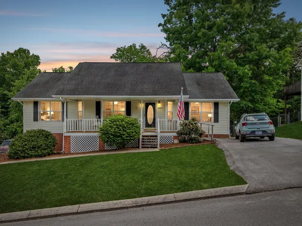 6824 Sawtooth Dr, Ooltewah, TN 37363