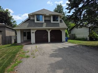 1039 Cobalt Ave, Waterford, MI 48327