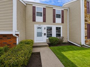 2069 Sutherland Pl, Hoffman Estates, IL 60169