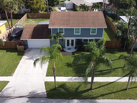3rd image of 900 NW 17th Ave