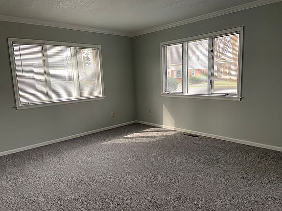 2nd image of 253 Manville Ave