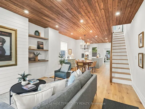 112 Maria St, Toronto, ON M6P 1W4