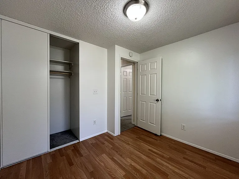 687 SE Barnes Ave — Photo 30