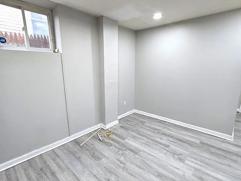 457 Admiral Street — Photo 15