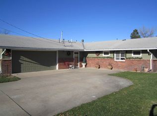 10 Driftwood Dr, Columbus, NE 68601
