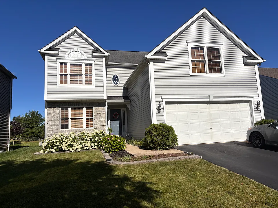8895 Emerald Hill Dr