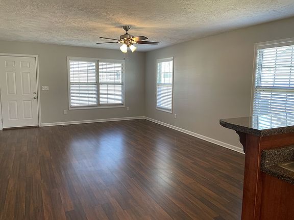 4th image of 315 Amelia Dr