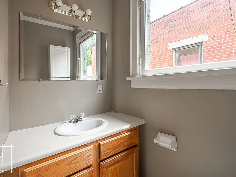 207 W Hubbard Ave — Photo 21