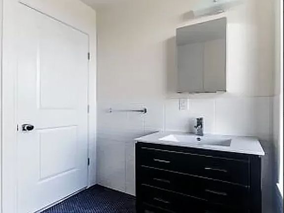 5th image of 331 Keap St APT 12