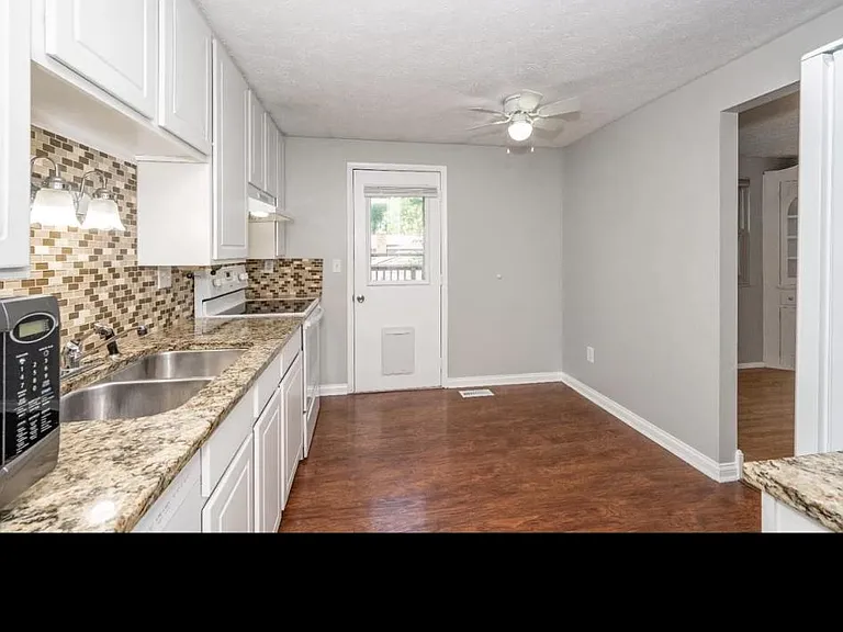 3769 Wood Trail Dr — Photo 14