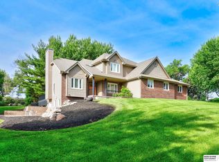 21727 Cimarron Rd, Elkhorn, NE 68022