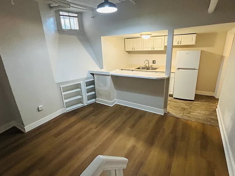 1109 N Emerson St #5 — Photo 6