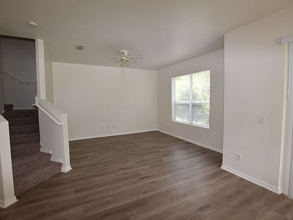 5th image of 15349 Oak Apple Ct #5B