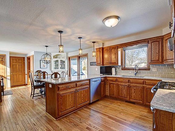 5th image of 1114 Trailwood Dr