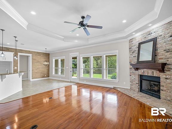 3rd image of 11699 Arlington Blvd