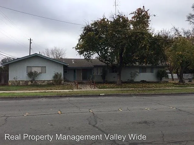 910 Brookdale Dr photo 1