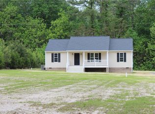 687 Eastern View Rd, Dunnsville, VA 22454
