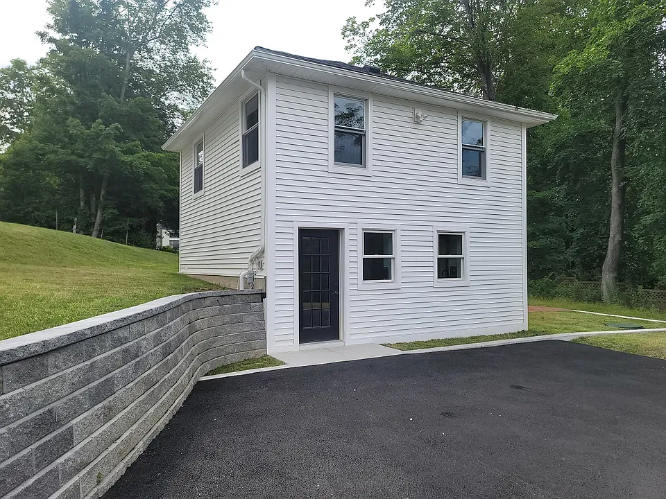 11 Brick Hill Rd #2