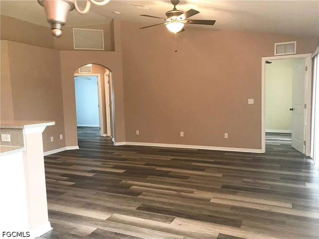 3 bed, 2.0 bath, 1458 sqft, $1,850 — Photo 3