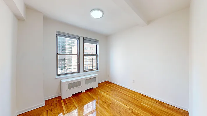 Rented by Bond New York | media 32