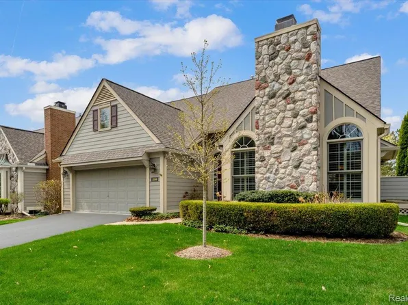 2256 Sudbury Way, Bloomfield Hills, MI 48304
