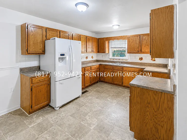 1416 Woodward Rd — Photo 2