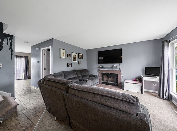 2nd image of 2621 Discovery Dr