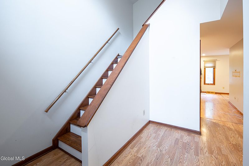 3rd image of 2013 Rosedale Way