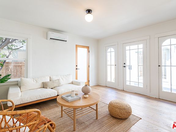 4th image of 2617 S Bronson Ave #1/2