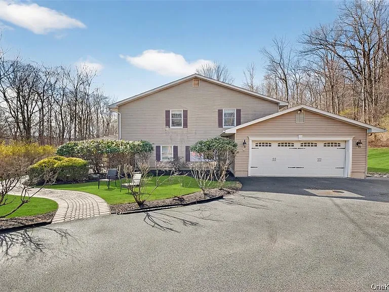 155 Roselawn Rd — Photo 3